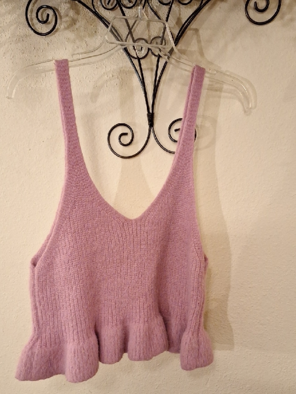 🔥🔥CLEARANCE ITEM🔥🔥BALBOA Pearl-Embellished Lavender Knit Tank Top. Size M - Picture 6 of 9